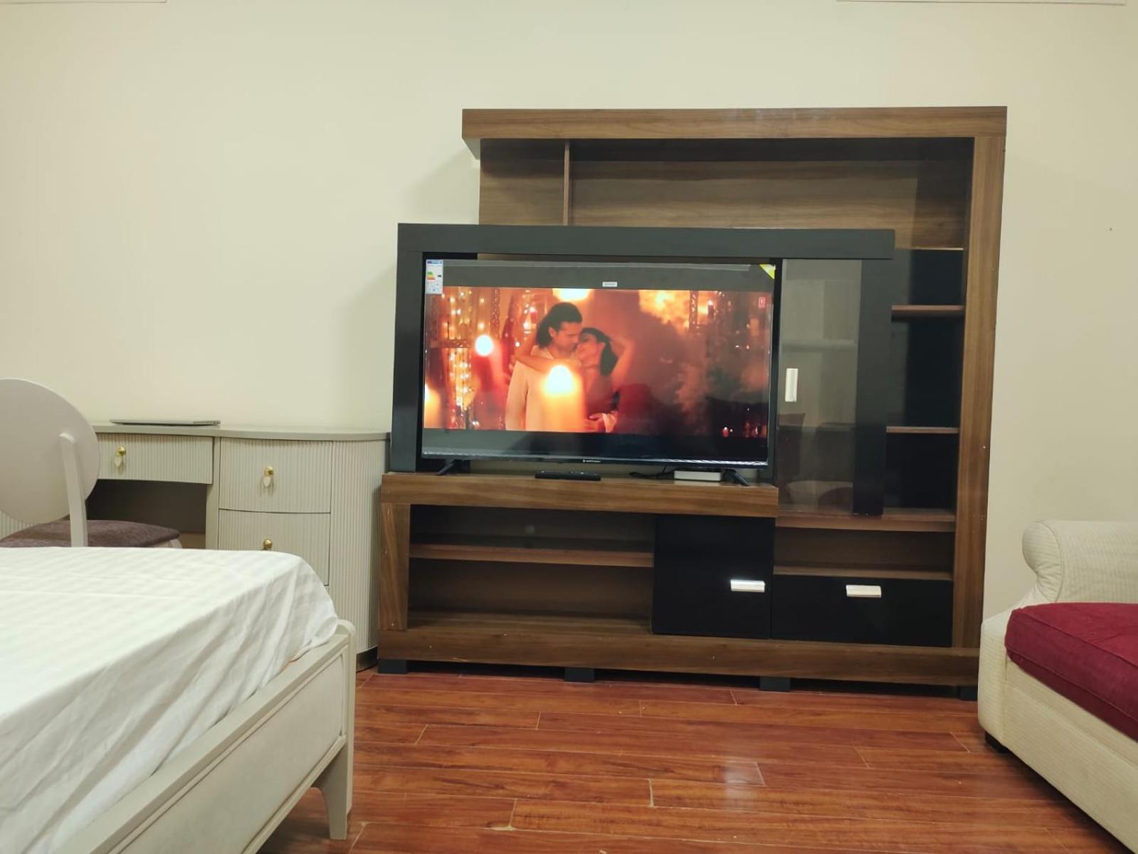 Arnim Suite - 3 Bedrooms Apartment Шарджа Екстер'єр фото