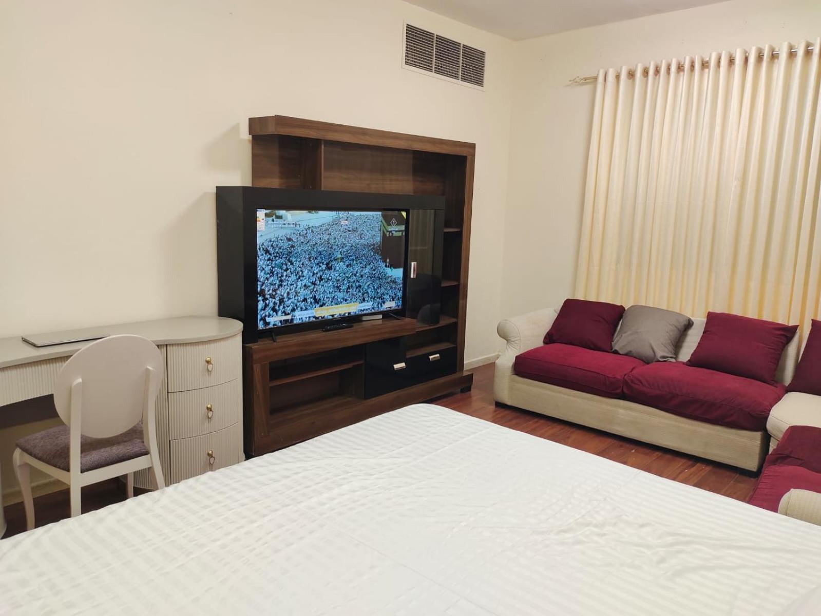 Arnim Suite - 3 Bedrooms Apartment Шарджа Екстер'єр фото