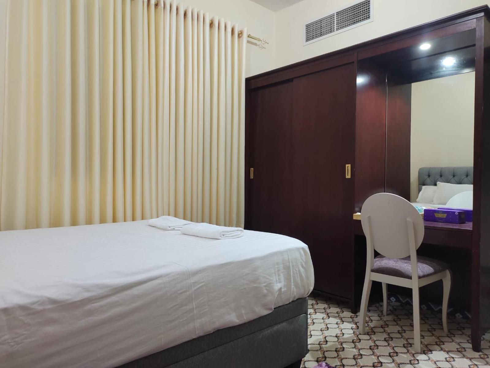 Arnim Suite - 3 Bedrooms Apartment Шарджа Екстер'єр фото